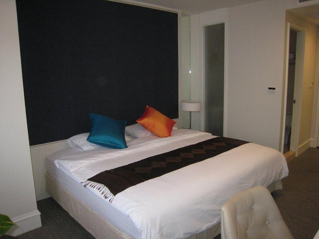 Aphrodite Inn Bangkok Oda fotoğraf