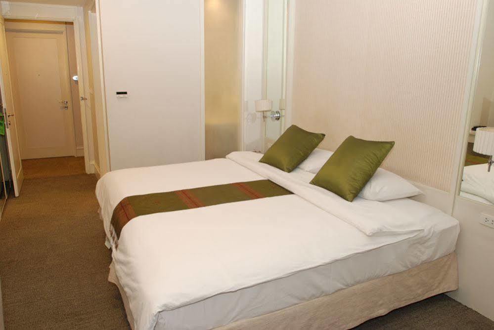 Aphrodite Inn Bangkok Dış mekan fotoğraf
