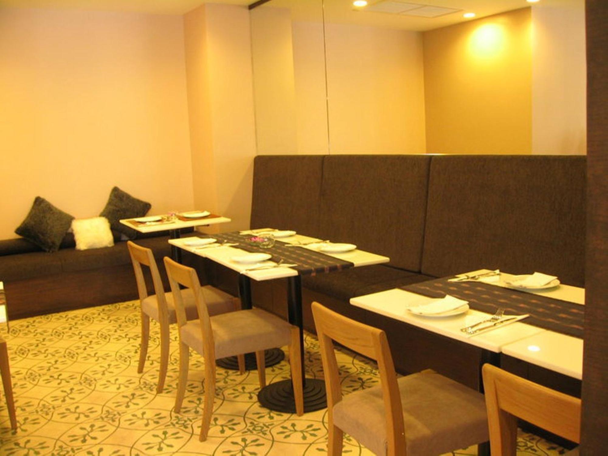 Aphrodite Inn Bangkok Dış mekan fotoğraf